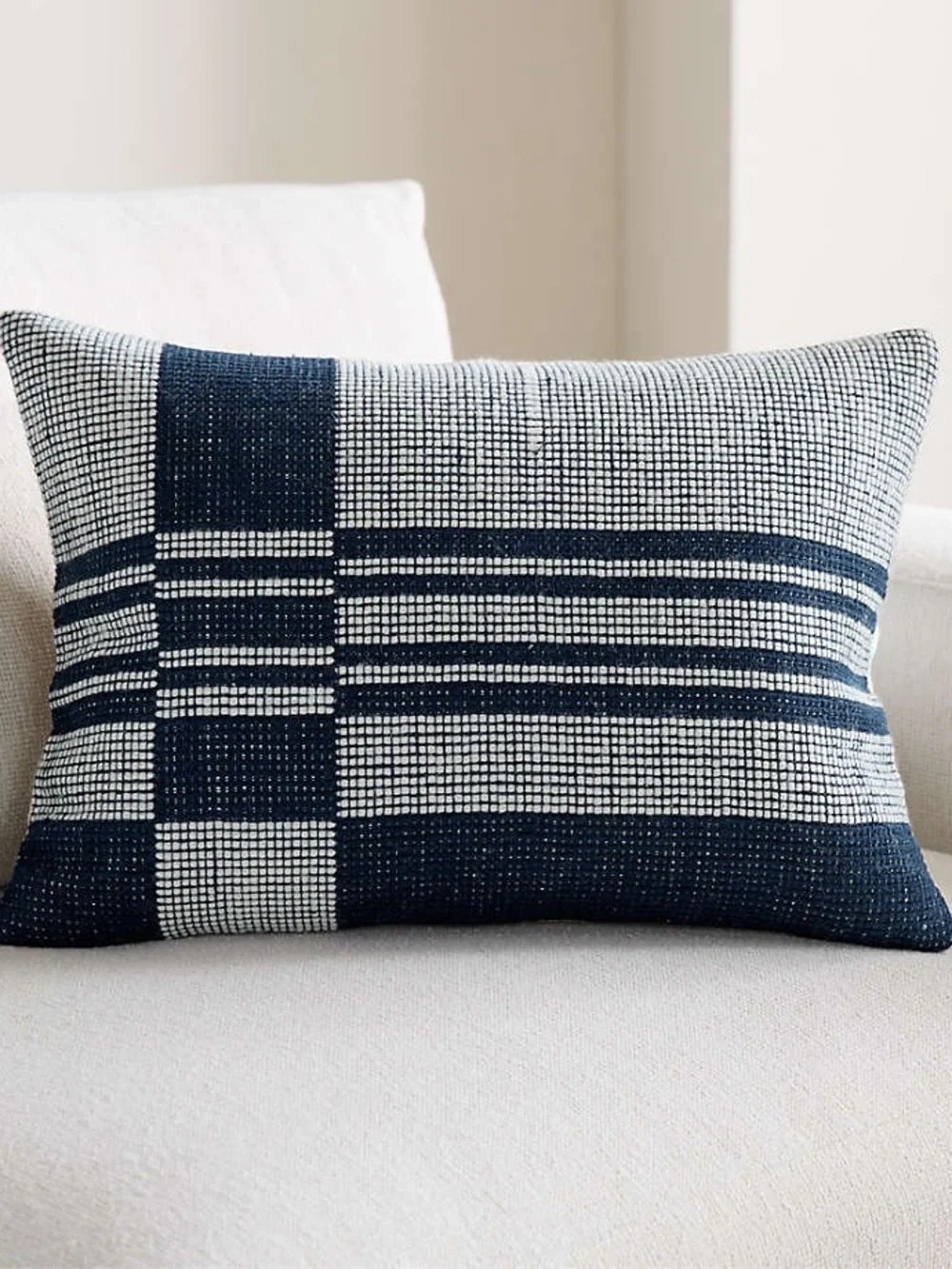 Set of 2 Crate&Barrel Wool/Linen Deep Indigo Blue throw Pillow w/ Insert